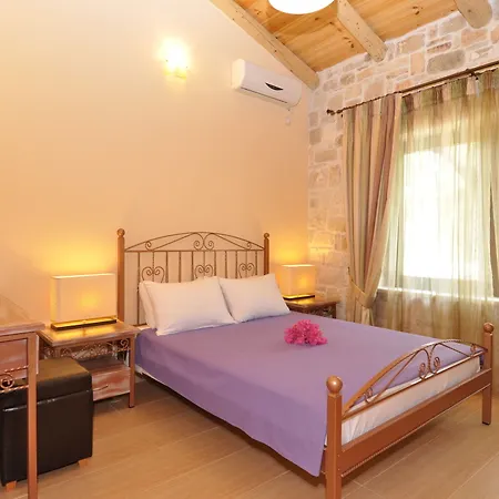 Kymaros Villa Keri
