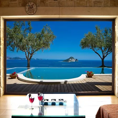 Kymaros Villa